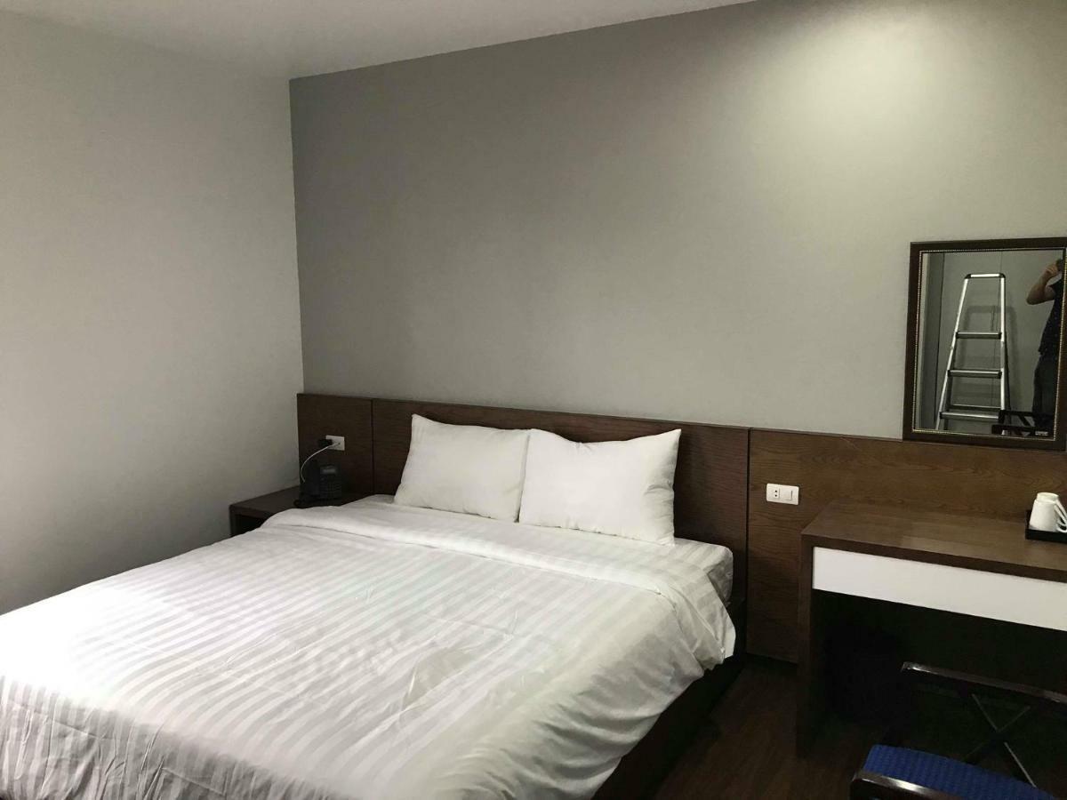 Lex Hotel Ха Лонг Екстериор снимка